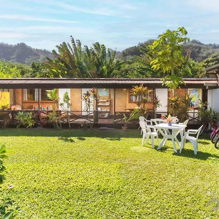 Secluded Rustic Bungalow Near Tipaniers Beach